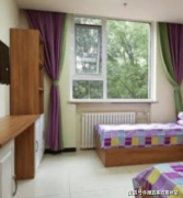 <b>帮白叟穿衣洗漱、按时送餐</b>